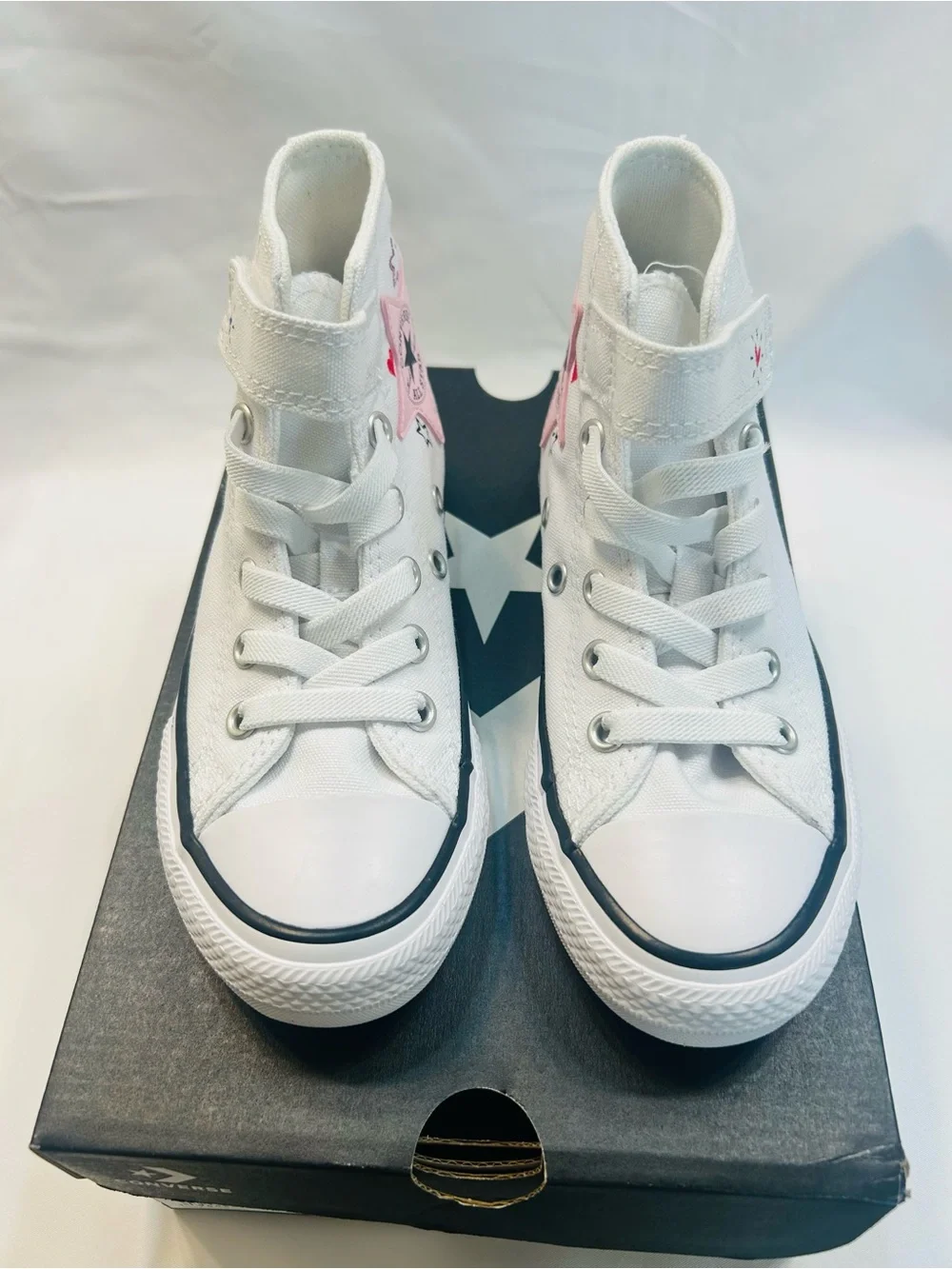 Converse Kids White High-Top Sneakers with Pink & Navy Star Details.  New In Box
